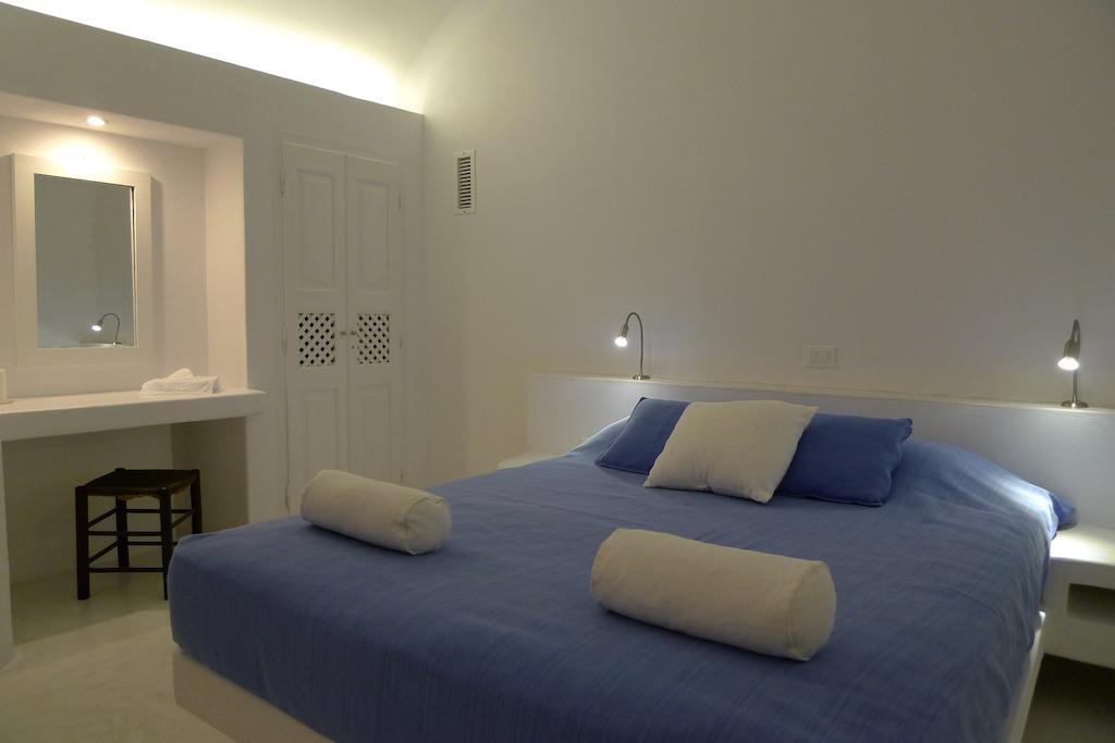 Altana Heritage Suites Imerovigli  Room photo